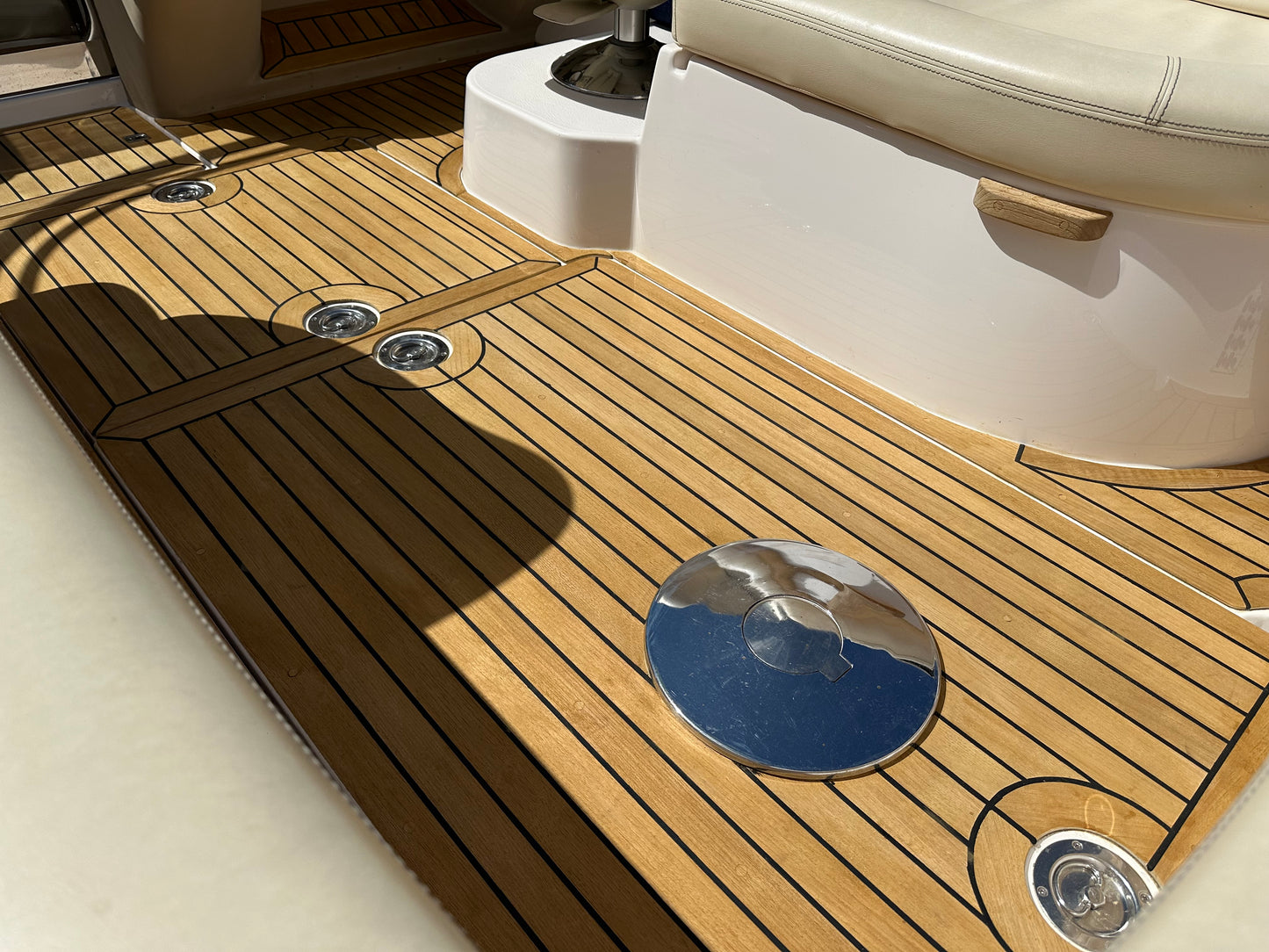 Teakseal - Windy 28 ghibli behandlet med Teak cleaner og Color protector fra Sandøy Båtdekk