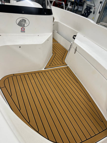 EVA Foamdeck til Uttern S46/4612 fra Sandøy Båtdekk. Teakdekk - Flexiteek - Foamdeck