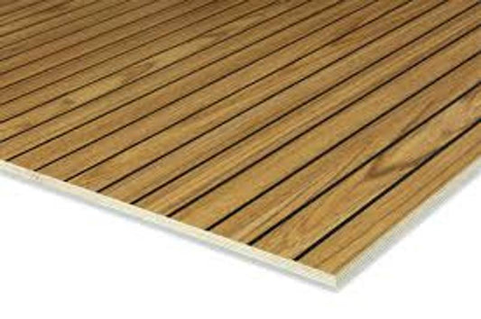 Dørkplater spesielt utviklet for bruk i båt. Samme tverrsnitt og oppbygning som baderomspanel med laminat over og under platen. Sidene coates med lakk eller epoxy etter tilskjæring. Evt kantlistes med teak eller aluminium. Laminatoverflaten høy slitestyrke. Overflaten er litt strukturert for å gjøre teakimitasjonen mer levende og å være mer sklisikkert. Platene er vedlikeholdsfrie og kan brukes inne i båten eller ute under kalesje. 15mm vannfast bjerkefinerkjerne 0,8mm laminat på begge sider. Herav 1 side m